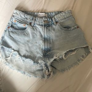 Zara denim shorts size 4
